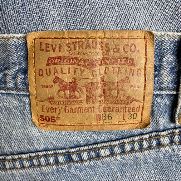 Vintage Levi’s 505 Straight Leg Jeans - Picture 4 of 10